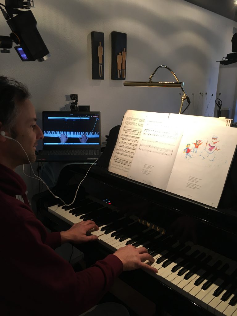 Friede Galamusik - Online Unterricht